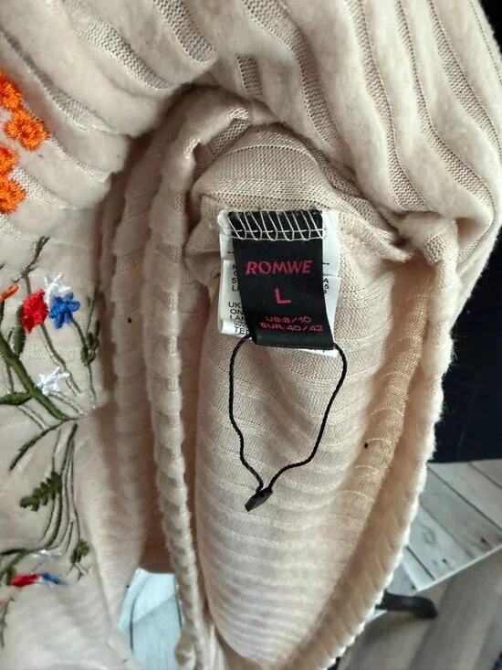 Romwe Cream Ribbed Crop Top | Wildflower Embroidery | Bell Sleeves | Cottagecore - Picture 4 of 4